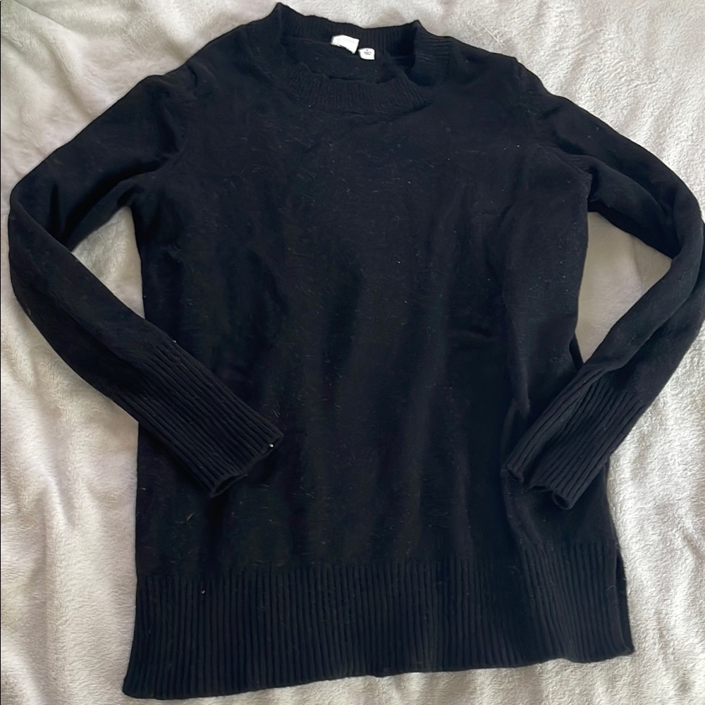 GAP Women's Black Crew Neck Sweater
